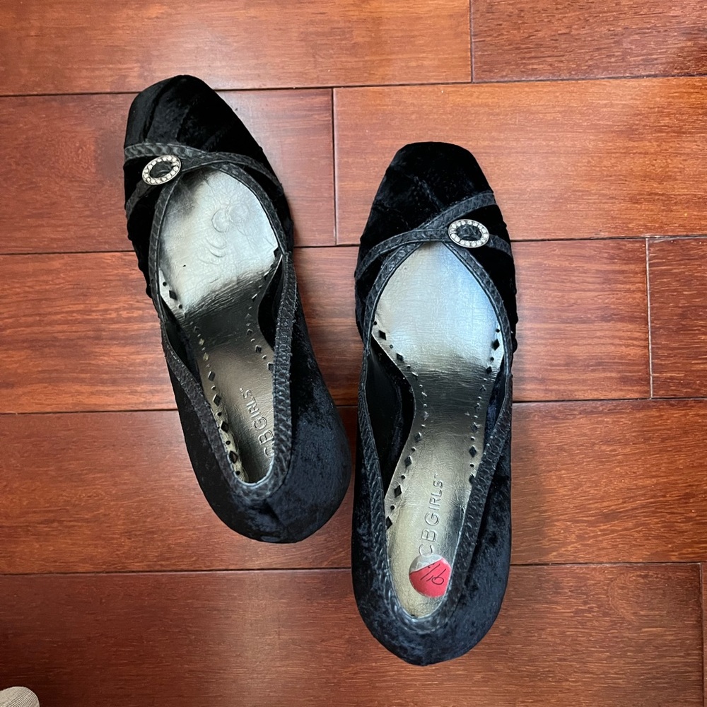 Beautiful and elegant shoes.
